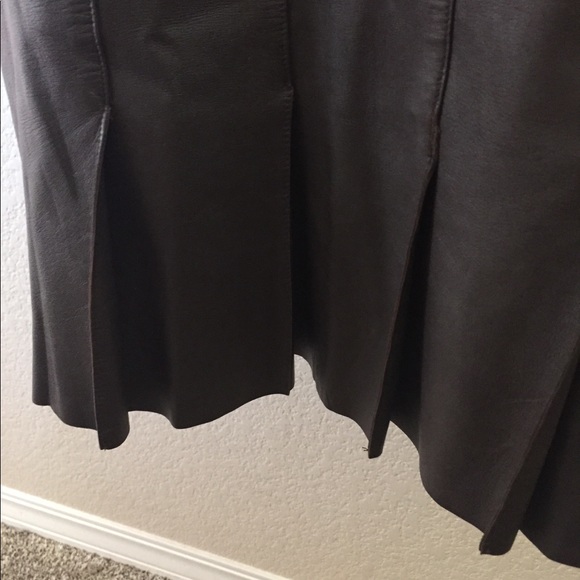 “CACHE” BROWN PLEATED LEATHER SKIRT! - Picture 3 of 5